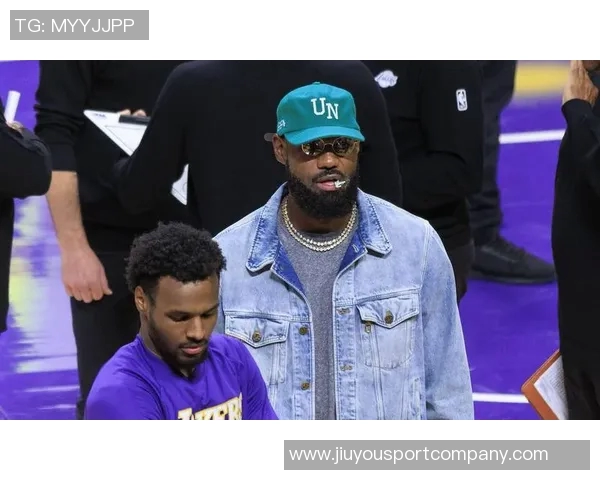 达蒙琼斯曝詹姆斯缺阵内幕短信下注雄鹿助我赢得巨额利润