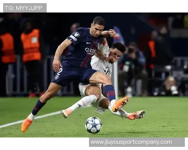 阿什拉夫请假四天回国观看国家德比与母队和好友同场竞技