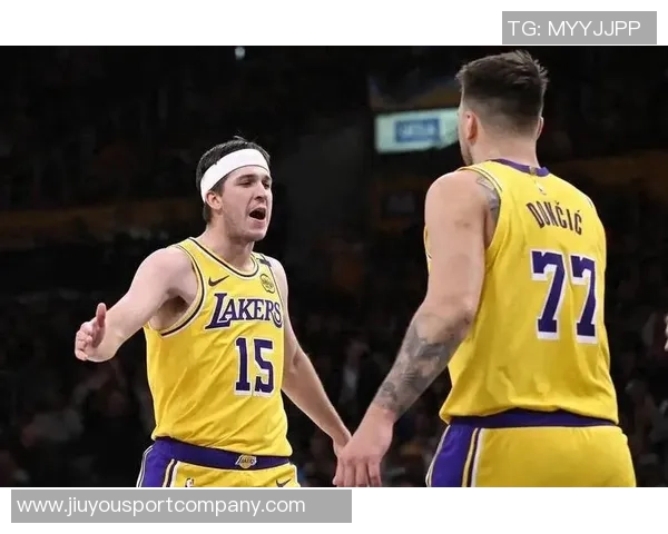 左肩受伤将缺席比赛里弗斯确认AJ格林随队前往底特律进行检查