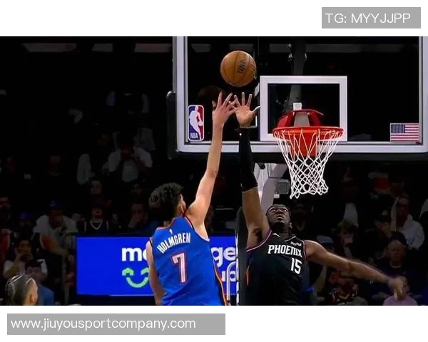 布克绝杀前三分未能命中坦言感到煎熬训练表现与比赛差距明显 布克绝杀前三分未能命中坦言感到煎熬训练表现与比赛差距明显